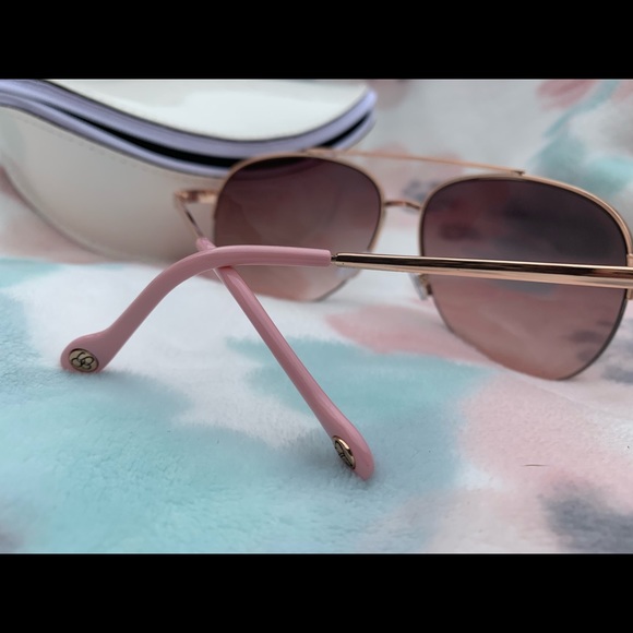 Jessica Simpson Sunglasses with Case - Picture 2 of 4